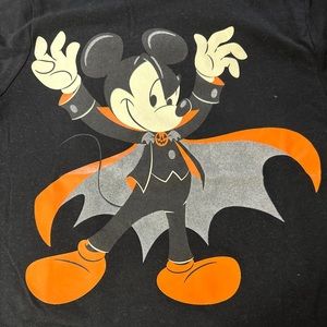 Halloween Family Tee’s adult SZ L Disney glow in the dark never worn preowned